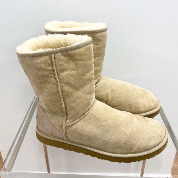 UGG Shoes - UGGS | Classic Short Boots